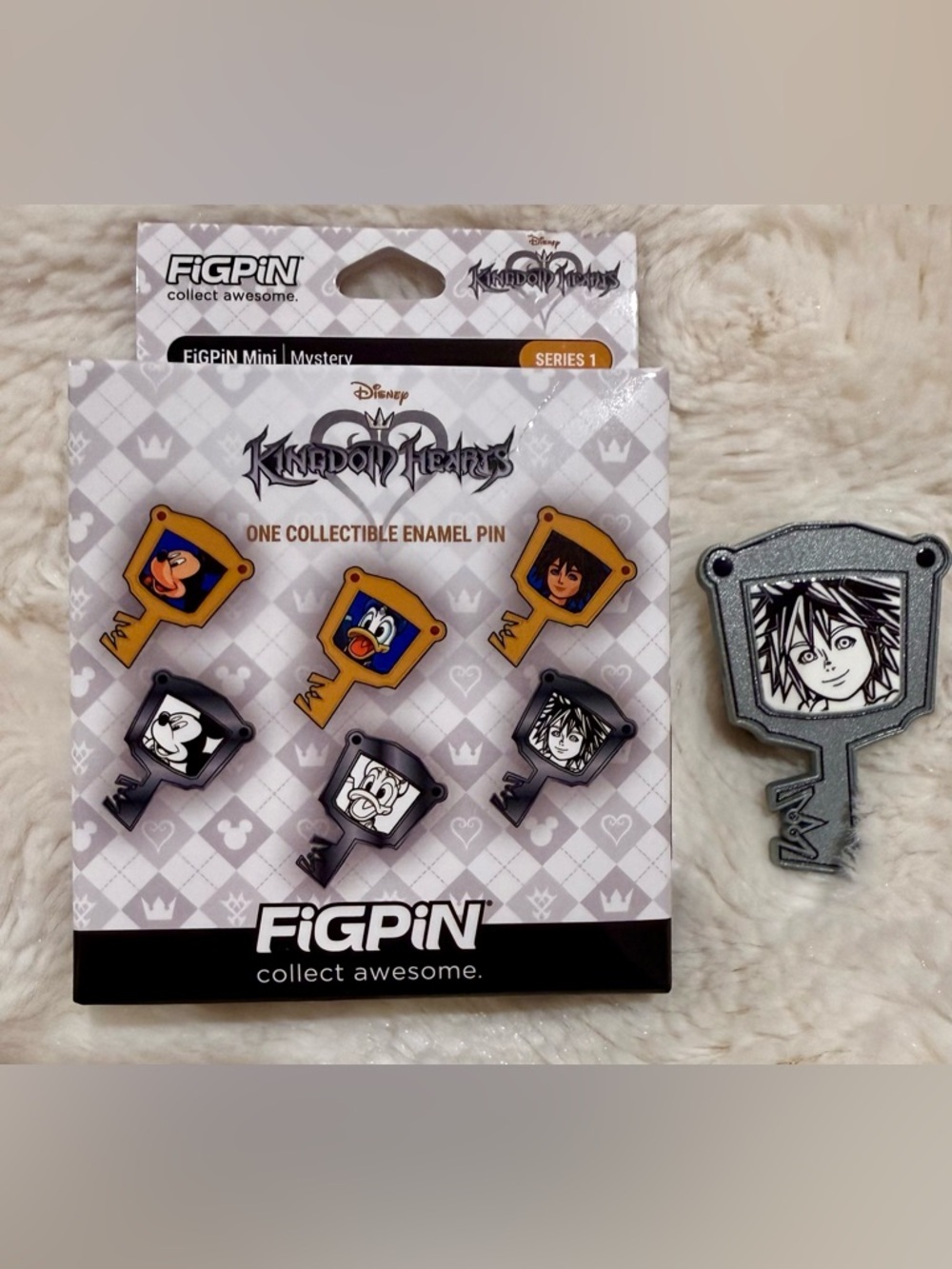 Uncommon FiGPiN Disney Kingdom Hearts Blind Box Enamel Pin Sora